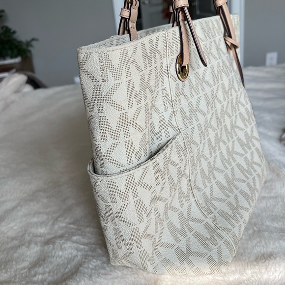 Michael Kors Large Leather Logo Shoulder Bag - Picture 9 of 16